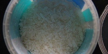 Tým Krystal odhalil prodej kila pervitinu, což je milion korun