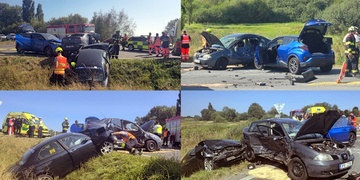 U Plzně se střetla tři vozidla, na místě jsou čtyři zranění