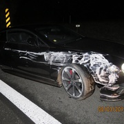 Mercedes nedal Bentley přednost
