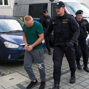 Oleksandr S. vložil ženě do pochvy pyrotechnickou petardu a odpálil ji - pokračování hrůzného případu