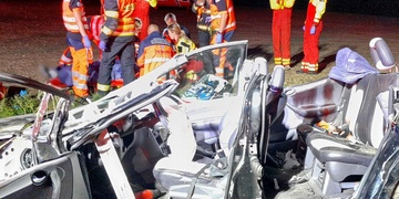 Při velice vážné dopravní nehodě byli zraněni tři mladí lidé