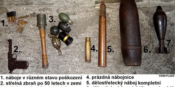 Policejní pyrotechnik měl včera opravdu perný den