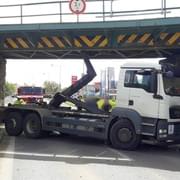 Viadukt přezdívaný gilotina kamionů opět úřadoval