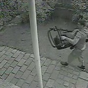 Zloděje zachytily bezpečnostní kamery