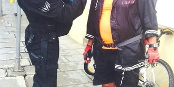 Strážníci ošetřili cyklistu