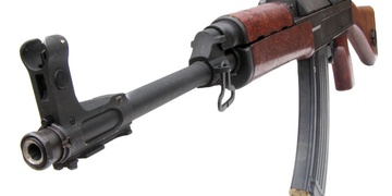 Policie zabavuje sběratelům samopaly ze Slovenska