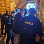 Opilý muž po vyvolání incidentu v klubu skončil v bezvědomí