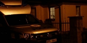 Syn v noci pobodal svého otce