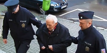 Stařík bojoval o své auto a pobodal celkem tři své příbuzné
