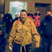 "Přijeďte, on mě posekal mačetou"