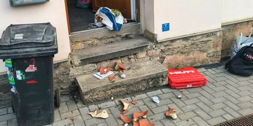 Obyvatelé domu přistihli v kuchyni dva zloděje, následovala rvačka