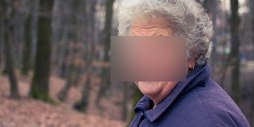 Babičku připravila téměř o půl milionu