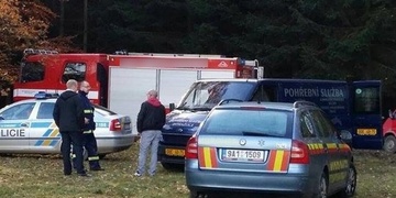 Muž zemřel po pádu ze žebříku