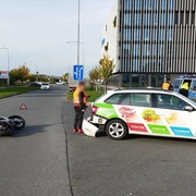 Střet auta s motocyklistou