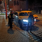 "Ona do toho autobusu normálně najela," popsal cestující.