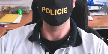 Na policii od pondělí již jen v roušce!