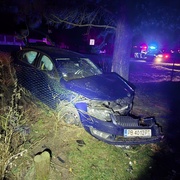 Pronásledování zfetované řidičky skončilo dopravní nehodou