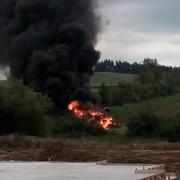 Oheň traktor zcela zničil