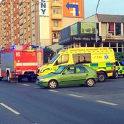 Pozor na Rokycanské došlo k vážné nehodě
