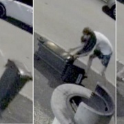 Mladíka zřejmě napadly popelnice, naštěstí se ale ubránil