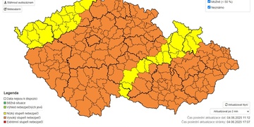 Čechy zasáhnou velmi silné bouřky, hrozí přívalové deště krupobití a silné nárazy větru