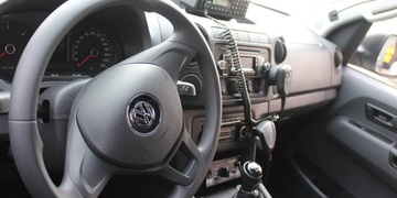 Opilá žena se rozhodla řídit policejní auto