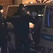 Pobodaná žena krátce po převozu do nemocnice zemřela