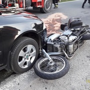 V nemocnici skončil šestnáctiletý motorkář