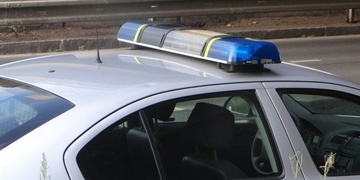Policejní majáky pomohly Honzíkovi na svět