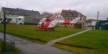 V Úlicích přistával vrtulník pro mladého muže