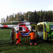 Nehoda dvou motorek uzavřela silnici