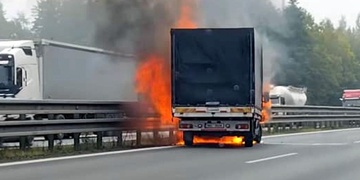 Požár dodávky na dálnici D5