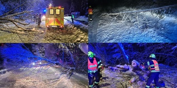 Těžká noc hasičů, popadané stromy, zřícená stodola i pacient bez kyslíku