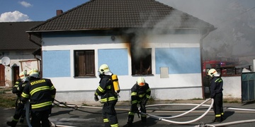  Prázdniny rodině v Březí na Domažlicku ukončil požár jejich domu