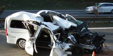 Hromadná nehoda uzavřela dálnici D5