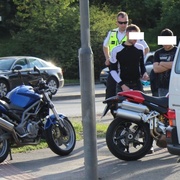 Prodloužený víkend vylákal ven motorkáře a došlo k několika nehodám