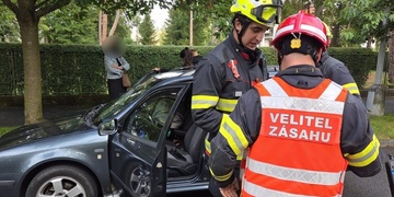 Auto se zamklo i s miminkem uvnitř