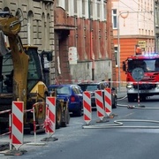 Opilý bagrista překopl plynové vedení a utekl