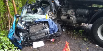 Řidič náklaďáku pod vlivem pervitinu najel na osobní vůz se starší dvojicí uvnitř