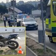 Osmnáctiletý motorkář srazil na přechodu seniorku