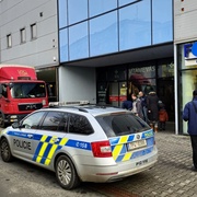 "Máchal po něm nožem a řval, že ho rozjebe," popsala svědkyně