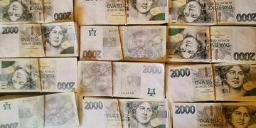 "Miláčku, prosím, pošli mi další penízky..."