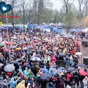 Žárlivec zbil nevinného muže – neviděli jste útok na majálesu?