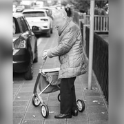 Čerstvě propuštěný recidivista opakovaně okradl třiaosmdesátiletou stařenku