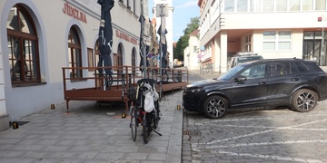 Epileptický záchvat řidiče bohužel skončil zraněním chodce