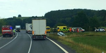 Tři nehody současně, záchranáři ošetřili i transportovali asi sedm lidí