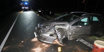 Při střetu dvou vozů byla zraněna žena