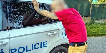 Další agresivní zloděj vyhrožoval zaměstnancům Lidlu