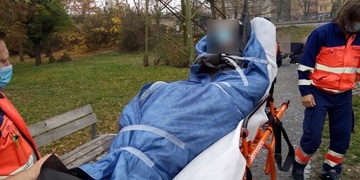 Bezdomovci rozbili hlavu páčidlem