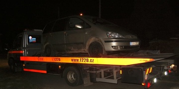 Policisté ve Štenovicích zajistili odcizené vozidlo